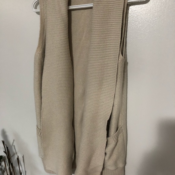 3/$33-CLOTH shrug. - Picture 2 of 4